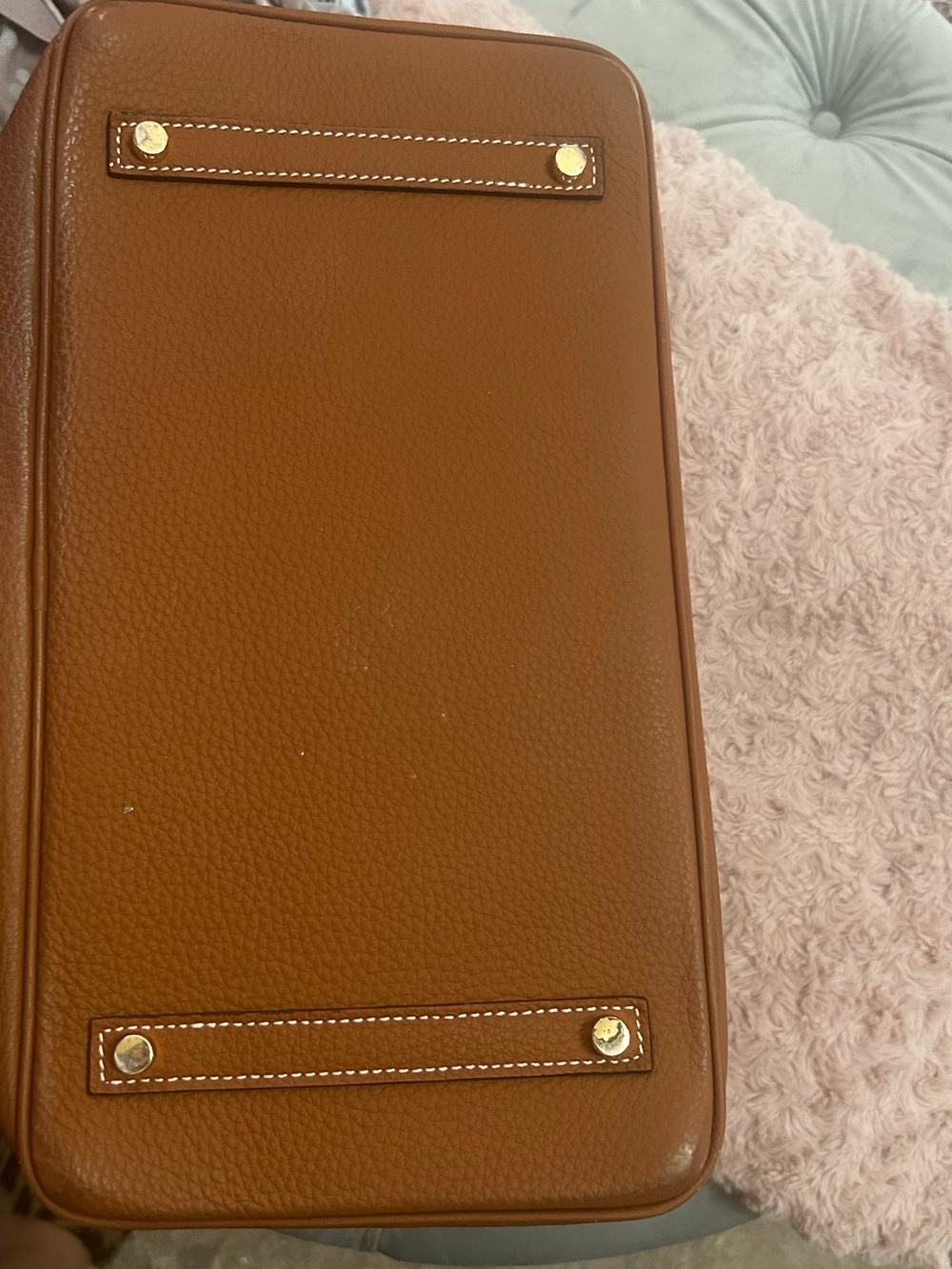 Classic Leather Tote Bag in Cognac with Gold Hardware - Picture 4 of 13